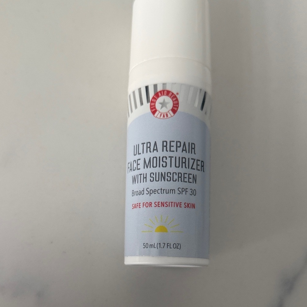 First Aid Beauty Ultra Repair Face Moisturizer with Sunscreen